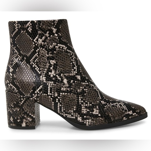 Madden Girl Black Boots - Picture 2 of 6